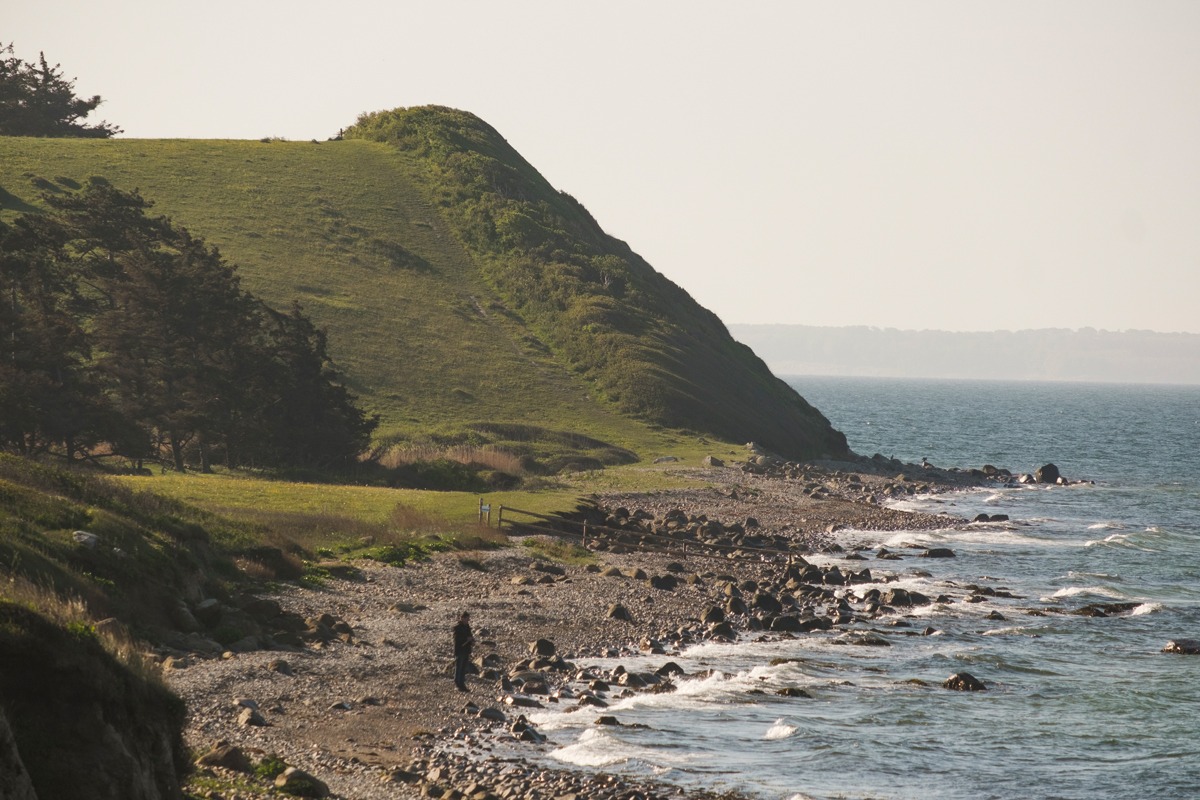 kysten_ved_røsnæs_en_stille_dag_andersn.dk